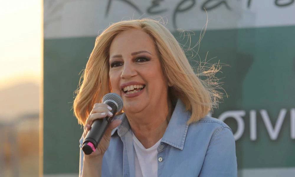 Φώφη Γεννηματά: Συγκινεί ο σύζυγος της με μια φωτογραφία της να χορεύει ζεϊμπέκικο